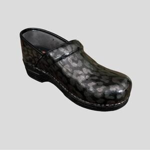 Dansko Pro XP Clogs Size 38 Holographic Leopard Black Professional Comfort Shoes